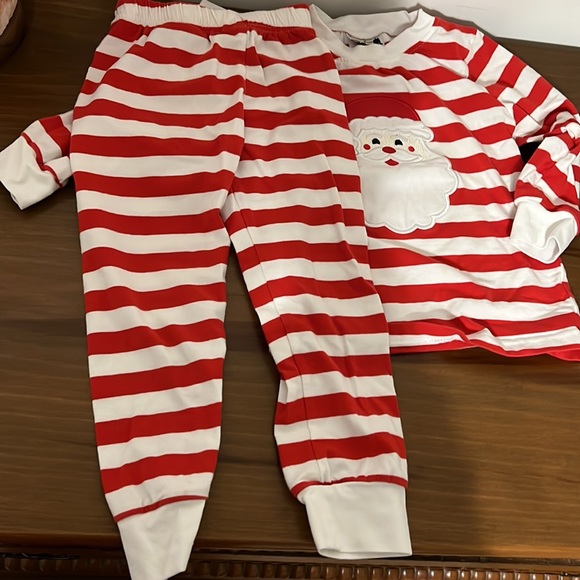 EUC Santa Appliqué Loungewear in unisex size 3T from Dressie Jessie Smocking - Picture 7 of 8